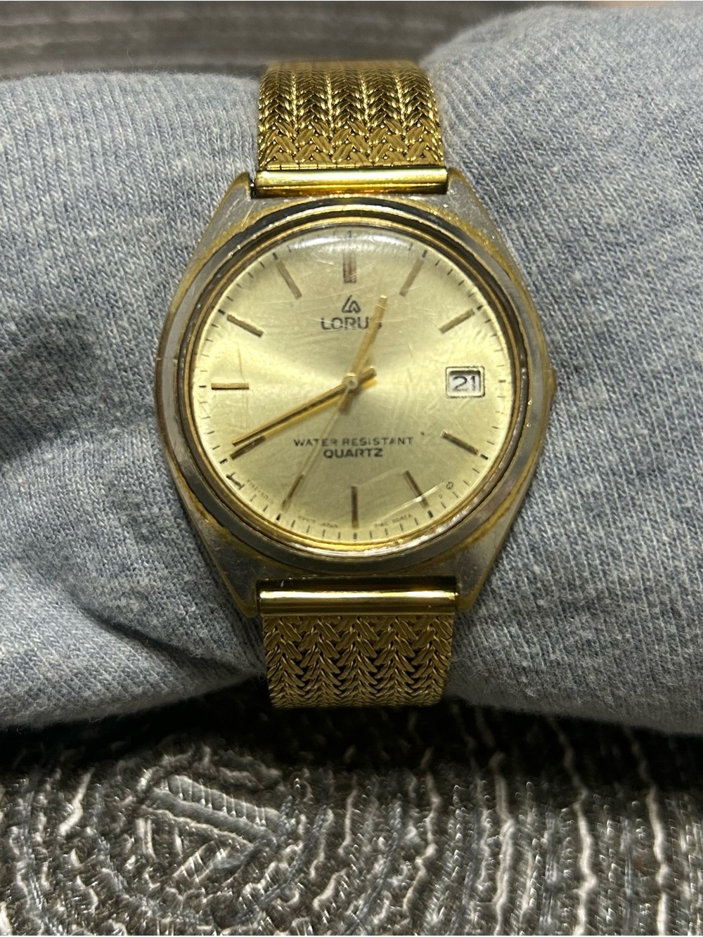 Vintage 1980s Lorus by Seiko Y142-8000 Men’s 36mm Gold Tone Quartz Watch Read